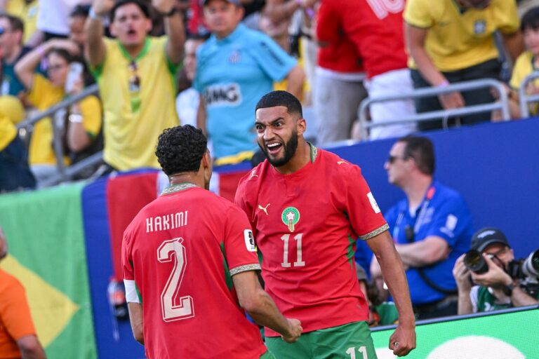 Achraf Hakimi celebra con Ismael Saibari tras un gol en el Mundial de la FIFA 2026.