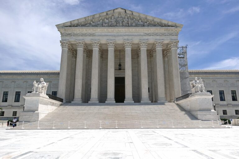 Exterior del edificio de la Corte Suprema de Justicia de los Estados Unidos.