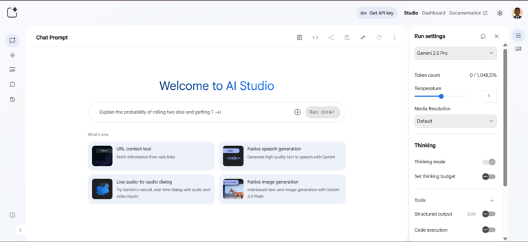 Interfaz de usuario de un estudio de IA, mostrando la selección de modelos y configuraciones de ejecución.